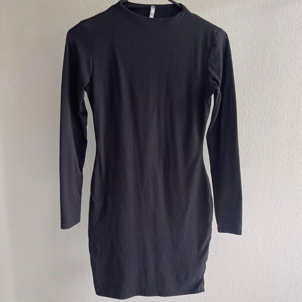 Black long sleeve double lined bodycon dress